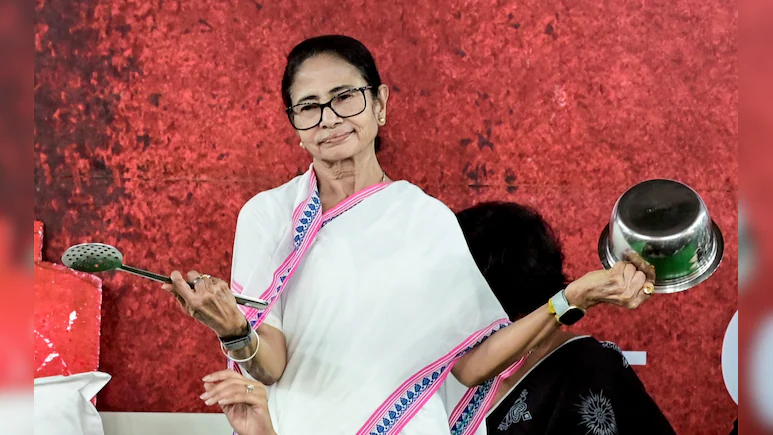 सिंगूर प्रोजेक्ट, सारदा की CBI जांच और अब SIR… 20 साल बाद फिर धरने की राजनीति पर क्यों लौटीं ममता?