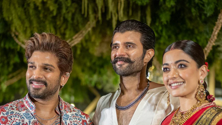 Viral Video: रश्मिका-विजय के रिसेप्शन पर हो गई हाथापायी, इस शख्स को उठाकर बाहर ले गए बाउंसर