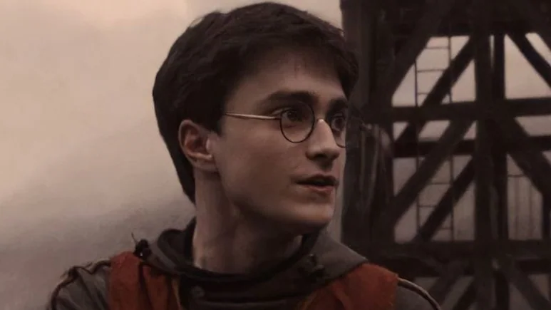 ‘हैरी पॉटर’ के हैरी अब हो गए हैं 36 साल के गबरू जवान, कभी कॉफी और स्मोकिंग की लगी लत, अब बेटे के लिए हुए फिट