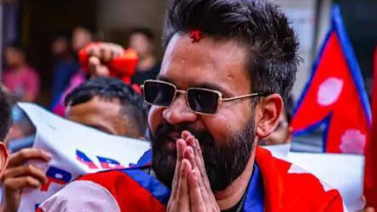 नेपाल के प्रधानमंत्री रहे केपी शर्मा ओली को बालेन शाह ने झापा में करीब 50 हजार वोटों से हराया