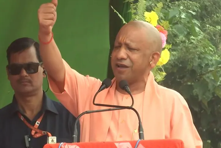 बाबरी पर आंसू बहाने वाले अयोध्या की बात कर रहे, वक्फ पर फेविकॉल लग जाता… योगी ने सुनाई खरी-खरी
